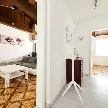 Gvarda Apartment *